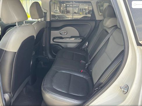 Used 2016 Kia Soul + w/ Primo Package image 10