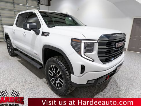 Used 2023 GMC Sierra 1500 AT4 w/ AT4 Preferred Package AWD/4WD image 6