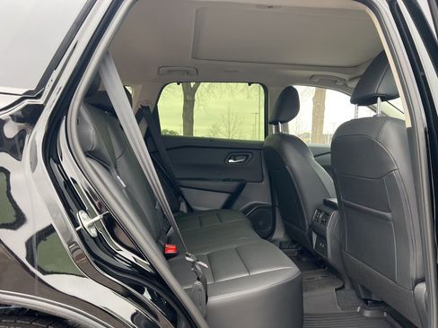 New 2025 Nissan Rogue SV w/ SV Premium Package image 25