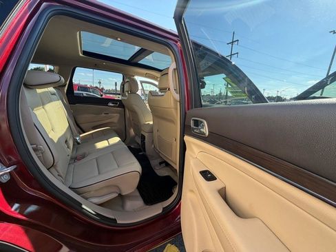 Used 2017 Jeep Grand Cherokee Overland RWD image 15