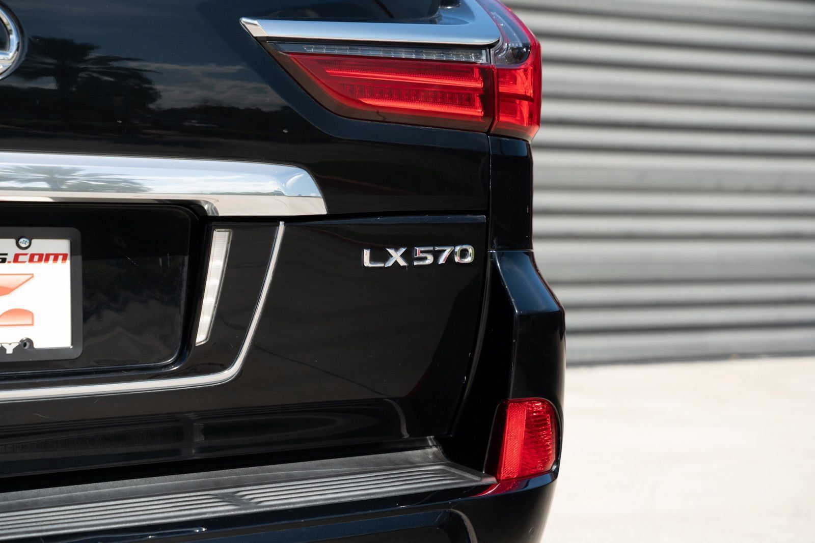 Used 2019 Lexus LX 570 4WD w/ Luxury Package image 14