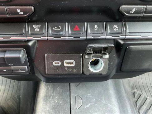 Used 2023 Chevrolet Silverado 2500 LT w/ Convenience Package image 25