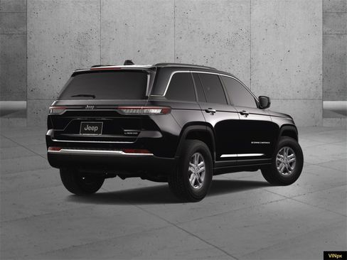 New 2025 Jeep Grand Cherokee Laredo image 7