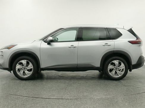 Used 2025 Nissan Rogue SV FWD image 5