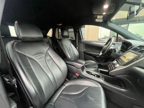 Used 2017 Lincoln MKC Select w/ Select Plus Package image 12