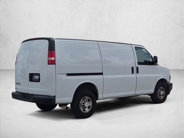 Used 2018 Chevrolet Express 2500 w/ Driver Convenience Package RWD image 5
