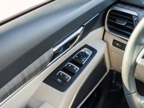 Used 2023 Kia Telluride EX w/ EX Captain's Chair Package image 28