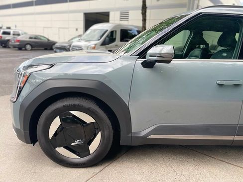 Used 2024 Kia EV9 Wind AWD/4WD image 7