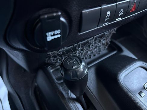 Used 2015 Jeep Wrangler Sport image 19