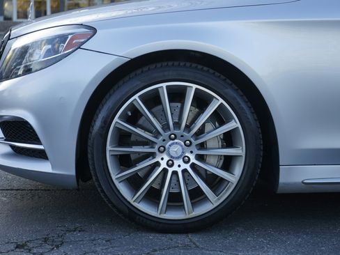 Used 2017 Mercedes-Benz S 550 Sedan image 11
