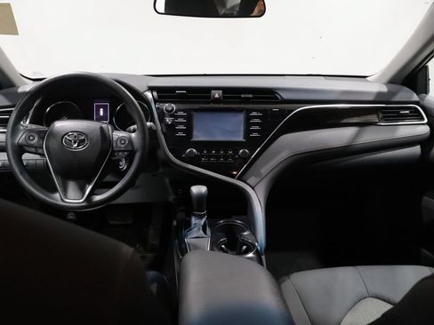 Used 2018 Toyota Camry LE FWD image 15