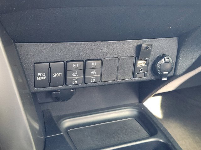 Used 2017 Toyota RAV4 Limited FWD image 20