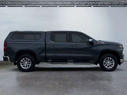 Used 2021 Chevrolet Silverado 1500 LT w/ Z71 Off-Road Package AWD/4WD image 2