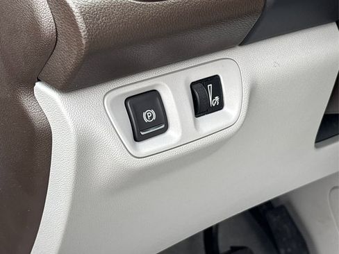 Used 2023 GMC Acadia SLE w/ LPO, Floor Liner Package image 32