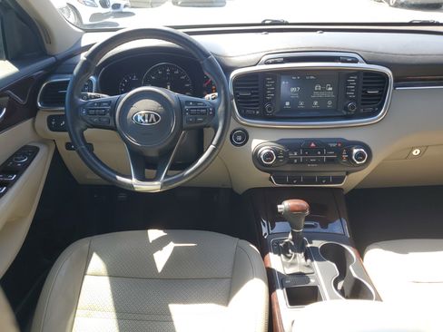 Used 2017 Kia Sorento EX w/ EX V6 Premium Package image 32