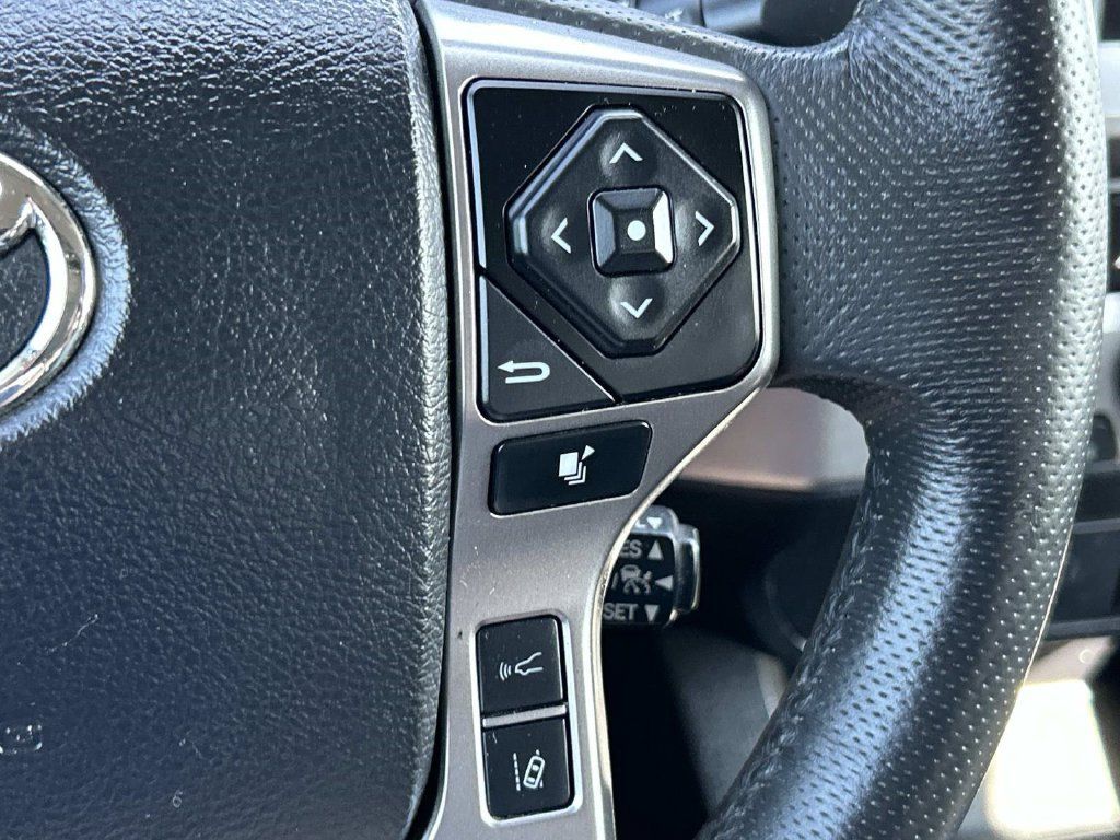 Used 2022 Toyota Tacoma SR5 RWD image 28