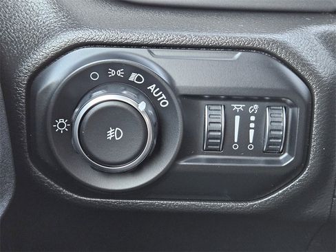 Used 2021 Jeep Wrangler Unlimited Sport image 22