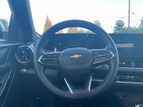 Used 2025 Chevrolet Equinox LT image 34