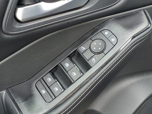 Certified 2026 Nissan Rogue SV AWD/4WD image 18