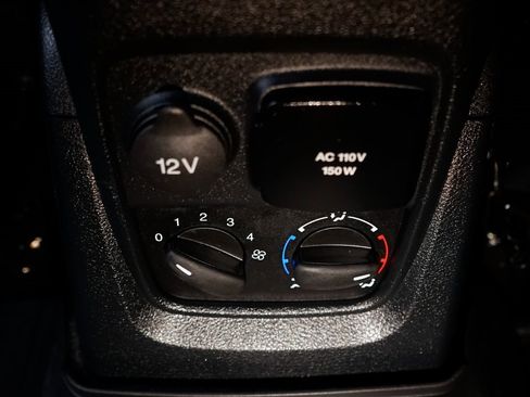 Used 2021 Ford Transit Connect XL image 32