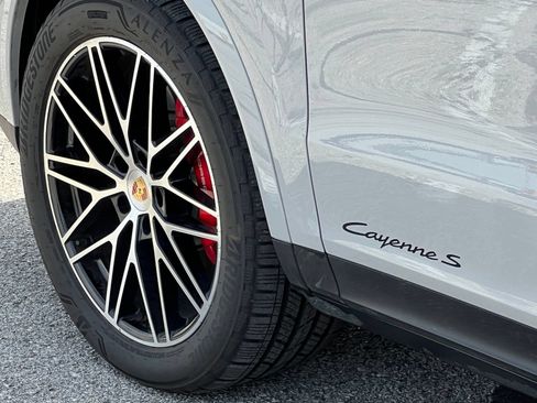 Certified 2024 Porsche Cayenne S AWD/4WD image 12