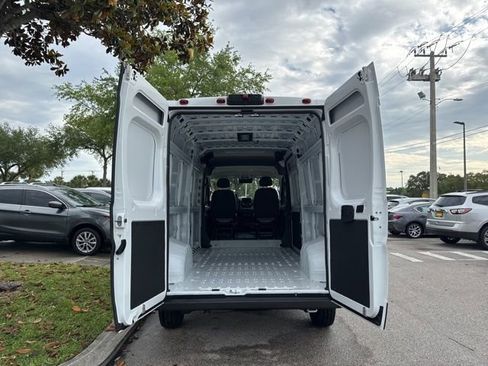Used 2026 RAM ProMaster 2500 w/ Convenience Group FWD image 17