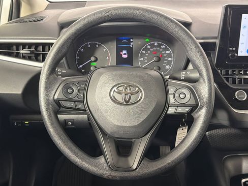 Used 2025 Toyota Corolla LE image 23