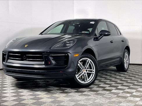 Used 2024 Porsche Macan image 2