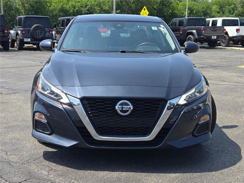 Used 2022 Nissan Altima 2.5 SV FWD image 3