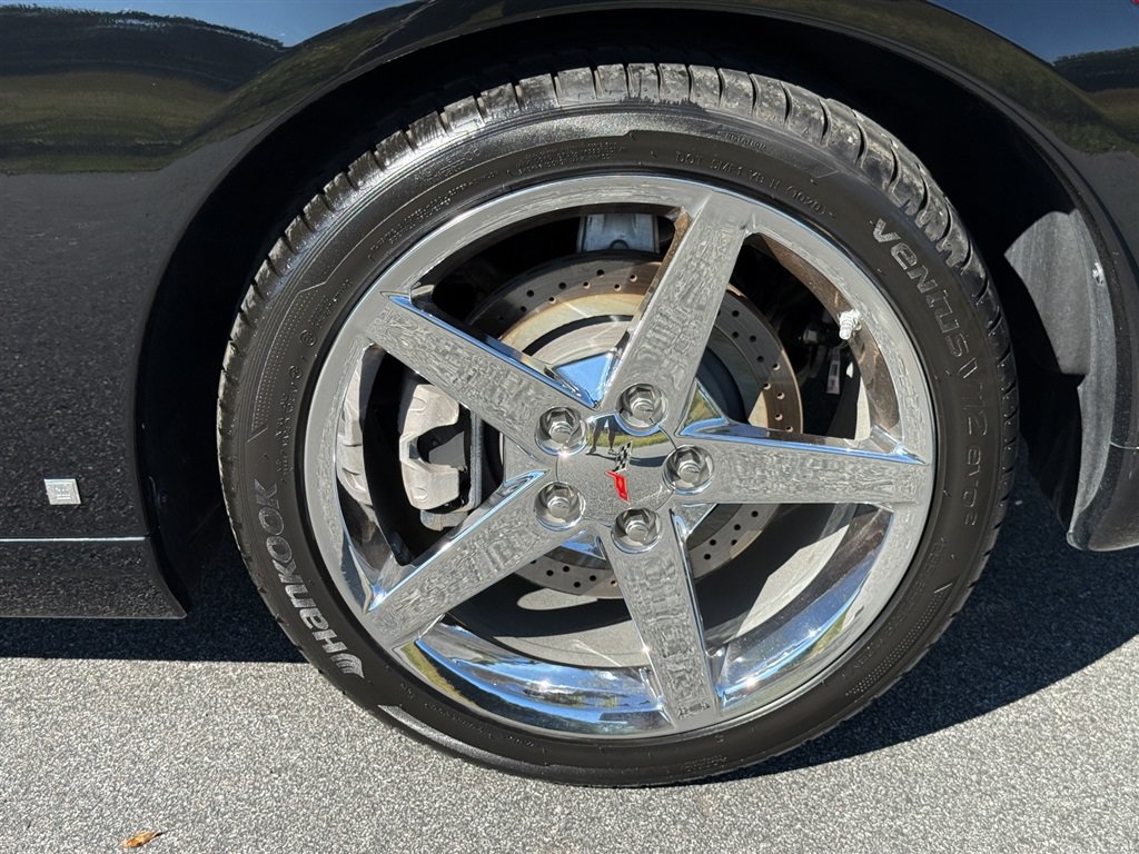 Used 2007 Chevrolet Corvette Coupe w/ Preferred Equipment Group RWD image 21