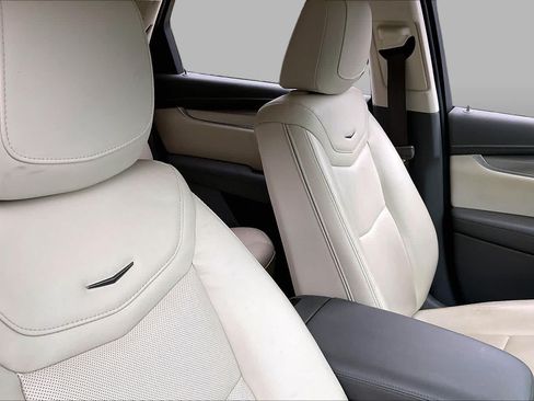 Used 2025 Cadillac XT5 Premium Luxury w/ LPO, Floor Liner Package FWD image 8