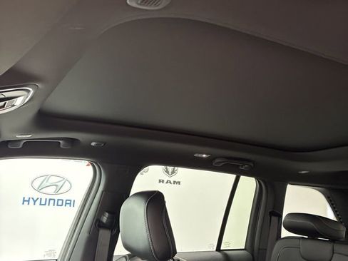 New 2025 Jeep Grand Cherokee Limited image 21