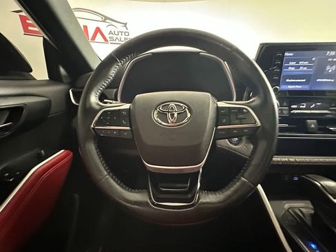 Used 2022 Toyota Highlander XSE image 30