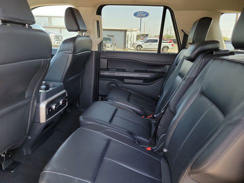 Used 2024 Ford Expedition Max XLT image 16