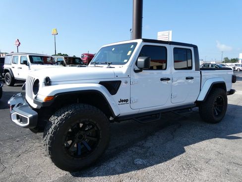 Used 2021 Jeep Gladiator Sport AWD/4WD image 8