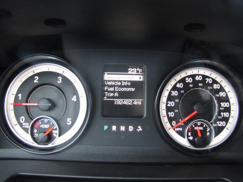 Used 2015 RAM 2500 Tradesman w/ Chrome Appearance Group image 14