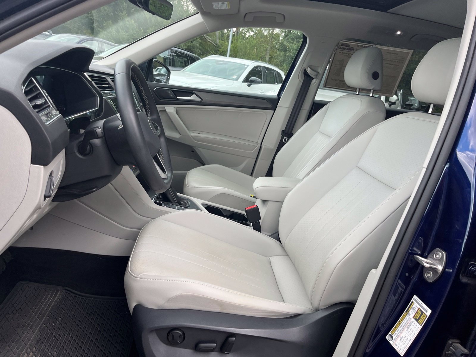 Used 2023 Volkswagen Tiguan SE FWD image 26
