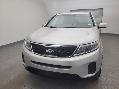 Used 2015 Kia Sorento LX image 15