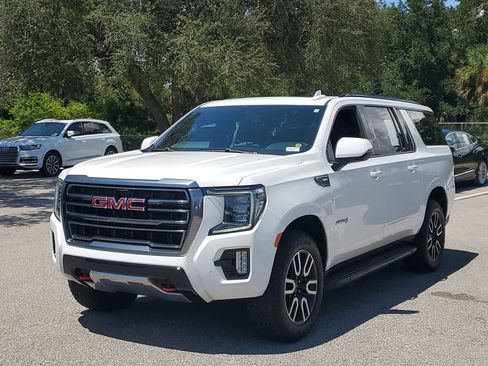 Certified 2022 GMC Yukon XL AT4 AWD/4WD image 3