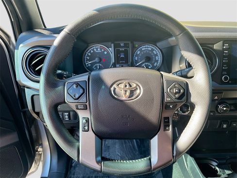 Used 2020 Toyota Tacoma TRD Off-Road image 11