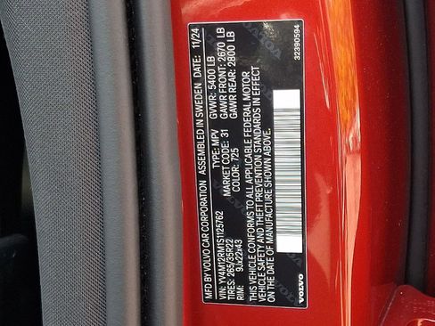 Certified 2025 Volvo XC60 B5 Ultra AWD/4WD image 26