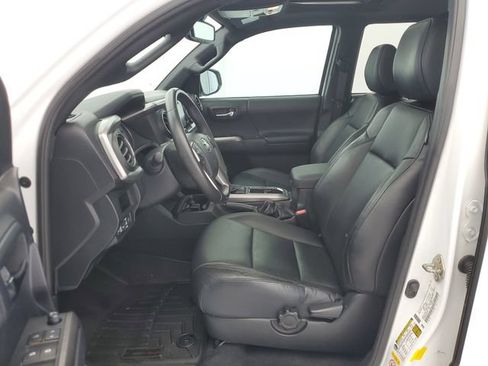 Used 2019 Toyota Tacoma Limited RWD image 16