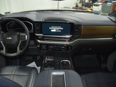 Used 2022 Chevrolet Silverado 1500 High Country w/ High Country Premium Package image 30