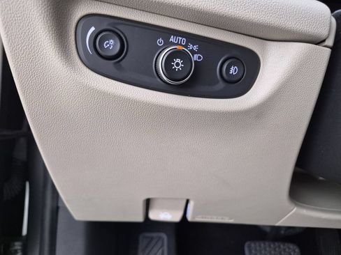 Used 2019 Buick Regal Essence w/ Sights and Sounds Package FWD image 12
