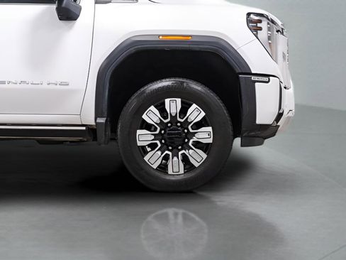 Used 2024 GMC Sierra 2500 Denali w/ Denali Reserve Package AWD/4WD image 7