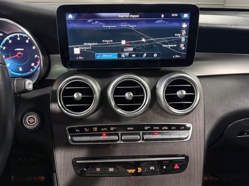 Used 2022 Mercedes-Benz GLC 300 300 4MATIC AWD SUV image 27