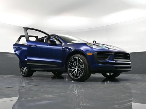 Certified 2026 Porsche Macan AWD/4WD image 38