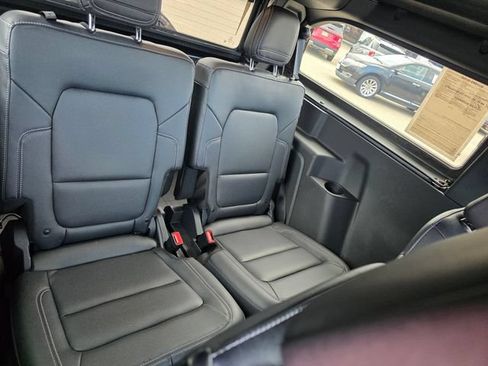 Certified 2025 Ford Bronco Badlands AWD/4WD image 14