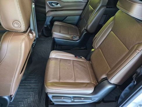Used 2021 Chevrolet Suburban High Country AWD/4WD image 9