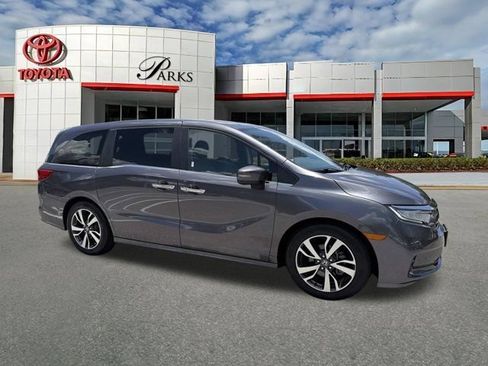Used 2022 Honda Odyssey Touring image 1